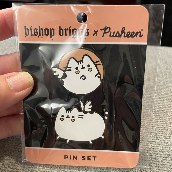 - New Pusheen x bishop Briggs pin set - Picture 1 of 2
